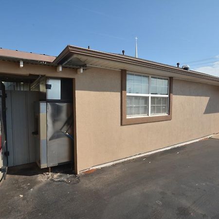 Newcastle Motel Экстерьер фото