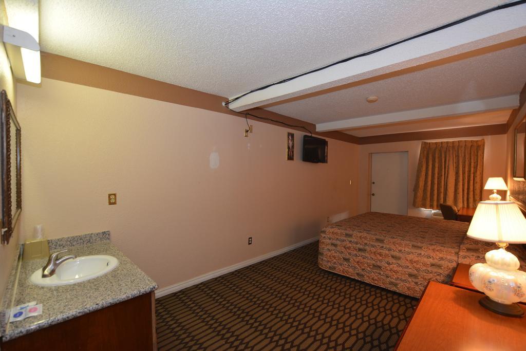 Newcastle Motel Экстерьер фото