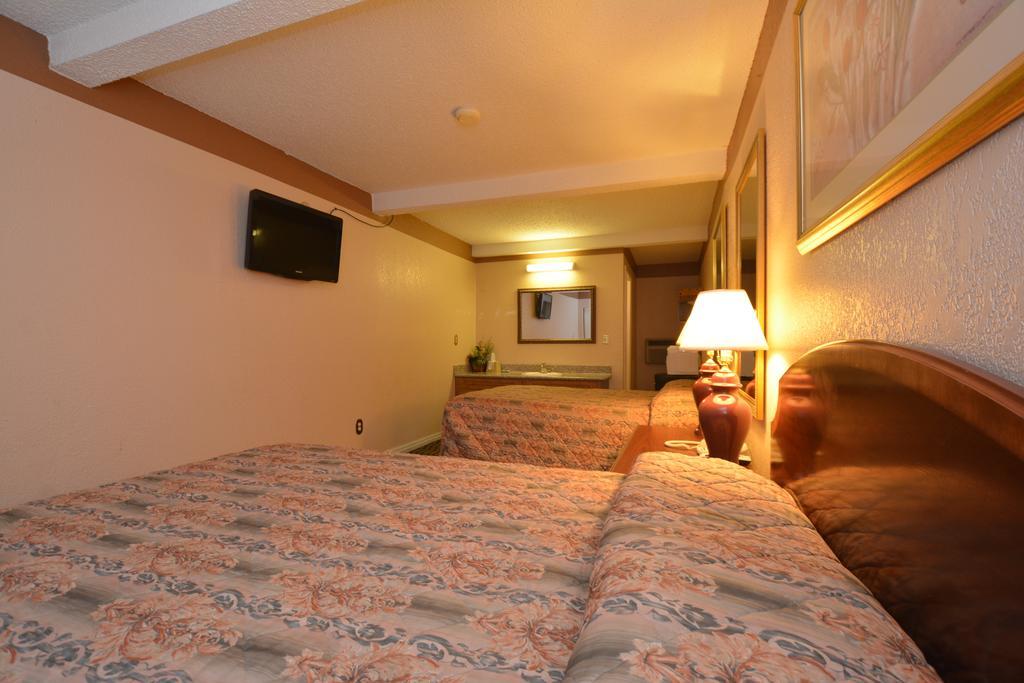 Newcastle Motel Экстерьер фото