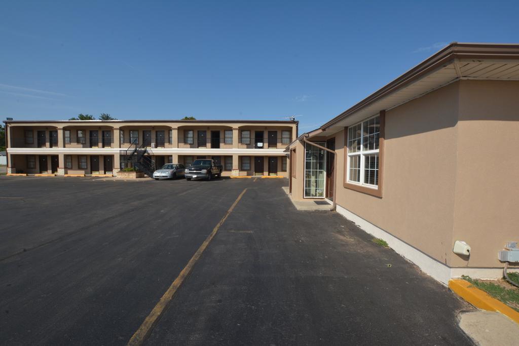 Newcastle Motel Экстерьер фото