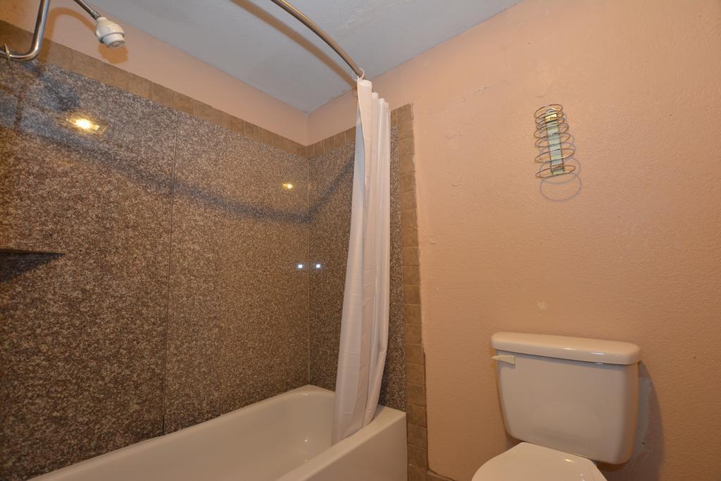Newcastle Motel Экстерьер фото