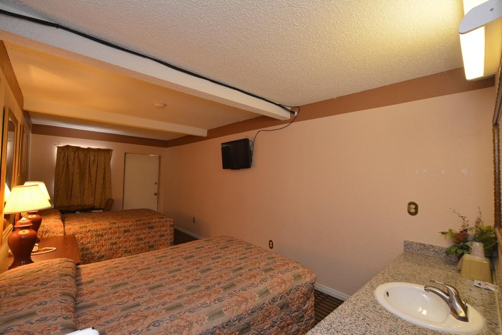 Newcastle Motel Экстерьер фото